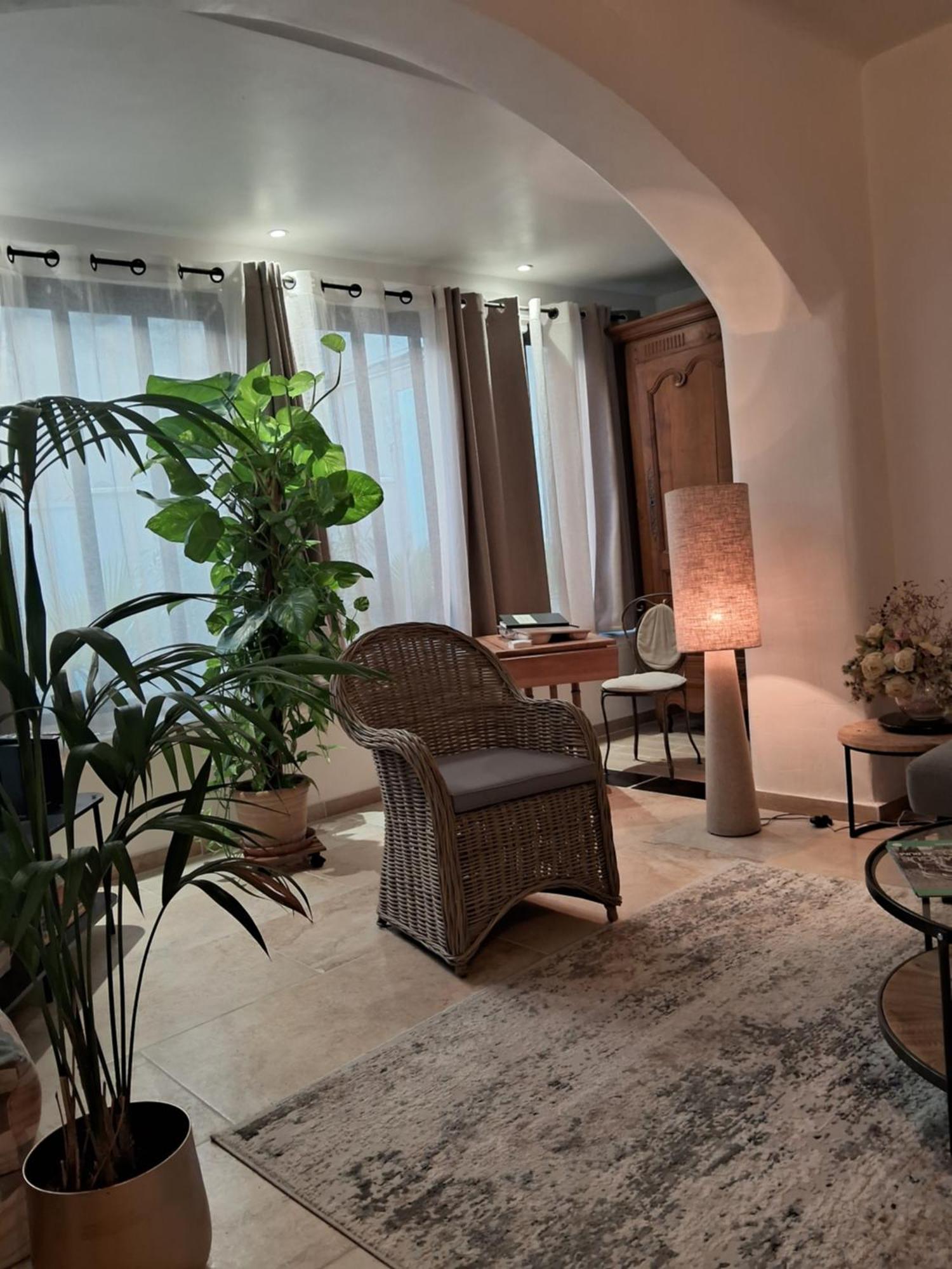 Le Clos Du Rouet Tarascon Exterior foto